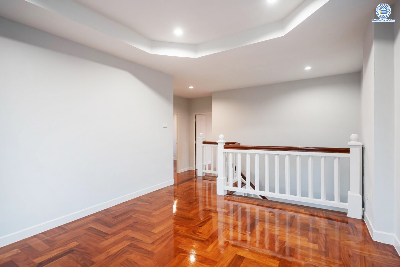 บ้านมือสองตกแต่งใหม่ แบรนด์ LH โครงการ ชัยพฤกษ์ วัดลาดปลาดุก ตอบโจทย์ทุกการอยู่อาศัย เนื้อที่ 106 ตร.ว. พื้นที่ใช้สอยมากถึง 225.5 ตร.ม. ฟังก์ชัน 3 ห้องนอน 4 ห้องน้ำ 1 ห้องแม่บ้าน จอดรถได้ 2 คัน บนทำเลดีที่สุด! ใกล้เซ็นทรัลเวสต์เกต ทางด่วน "กาญจนาภิเษก" และรถไฟฟ้าสายสีม่วง "สถานีคลองบางไผ่"